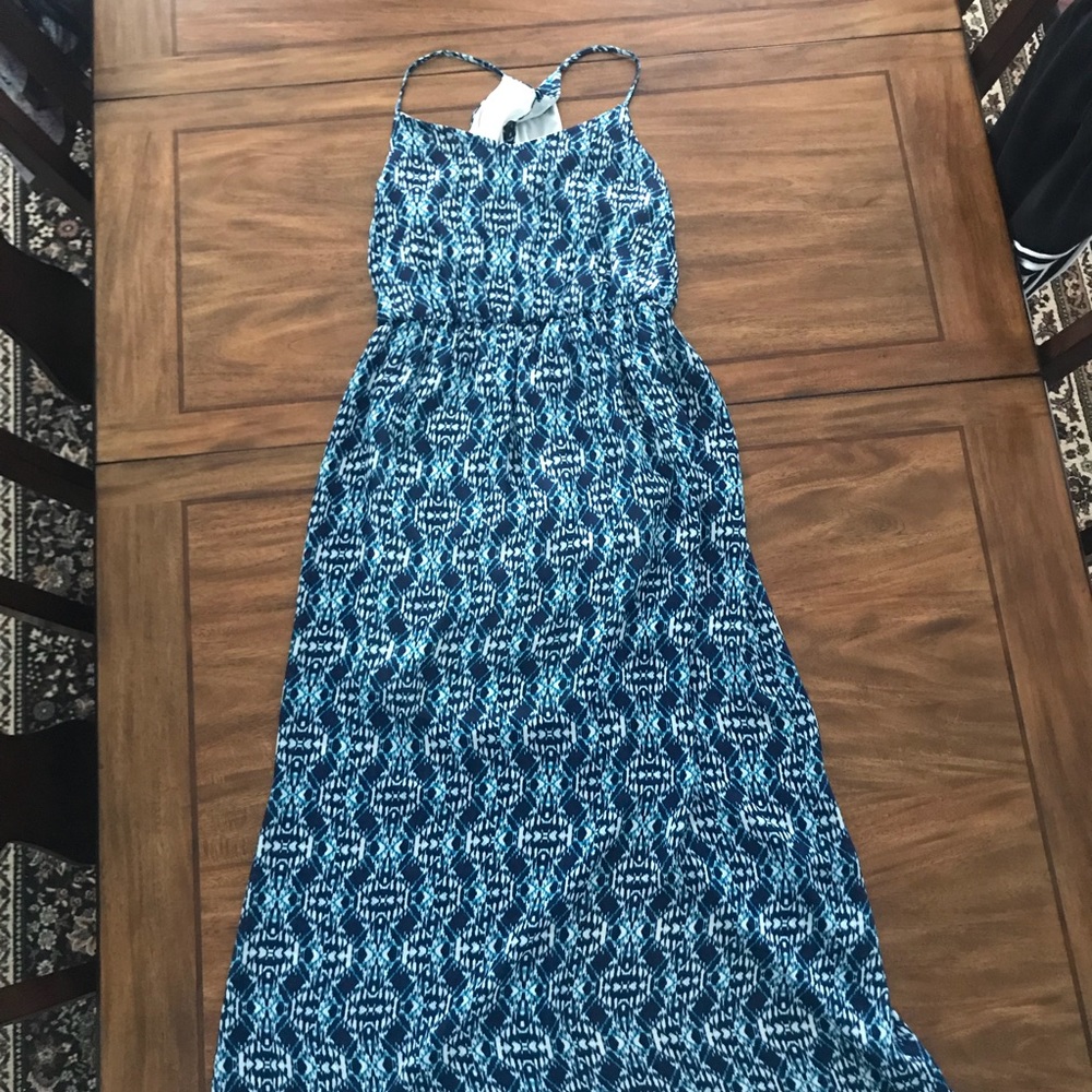 Lily Rose Keyhole Maxi Dress